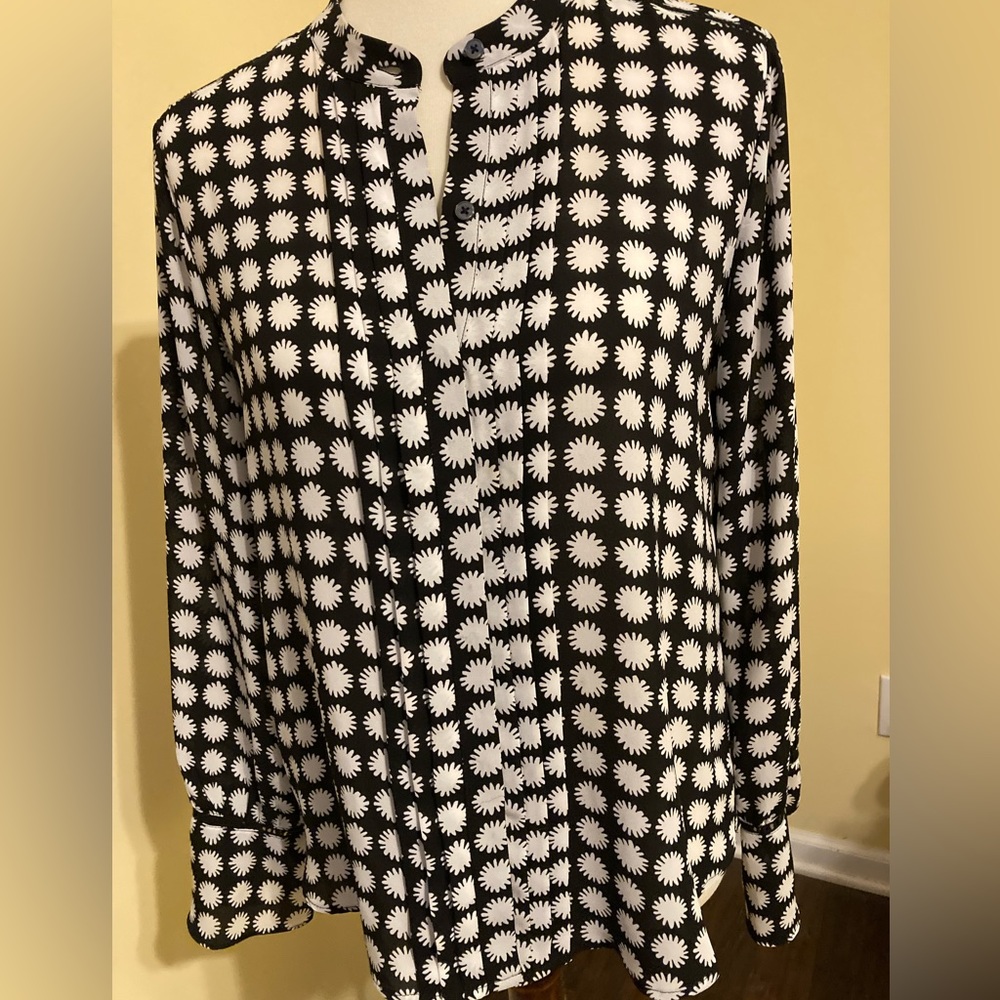 Black and White Floral Blouse Ann Taylor Size Small